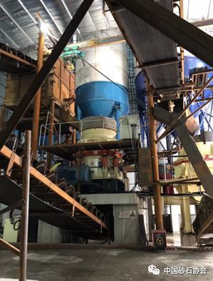 德都高速9、10標項目部骨料加工車間正式投產，每小時產量達400立方米